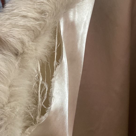 Dry cleaned. Excellent shape. - Picture 3 of 5